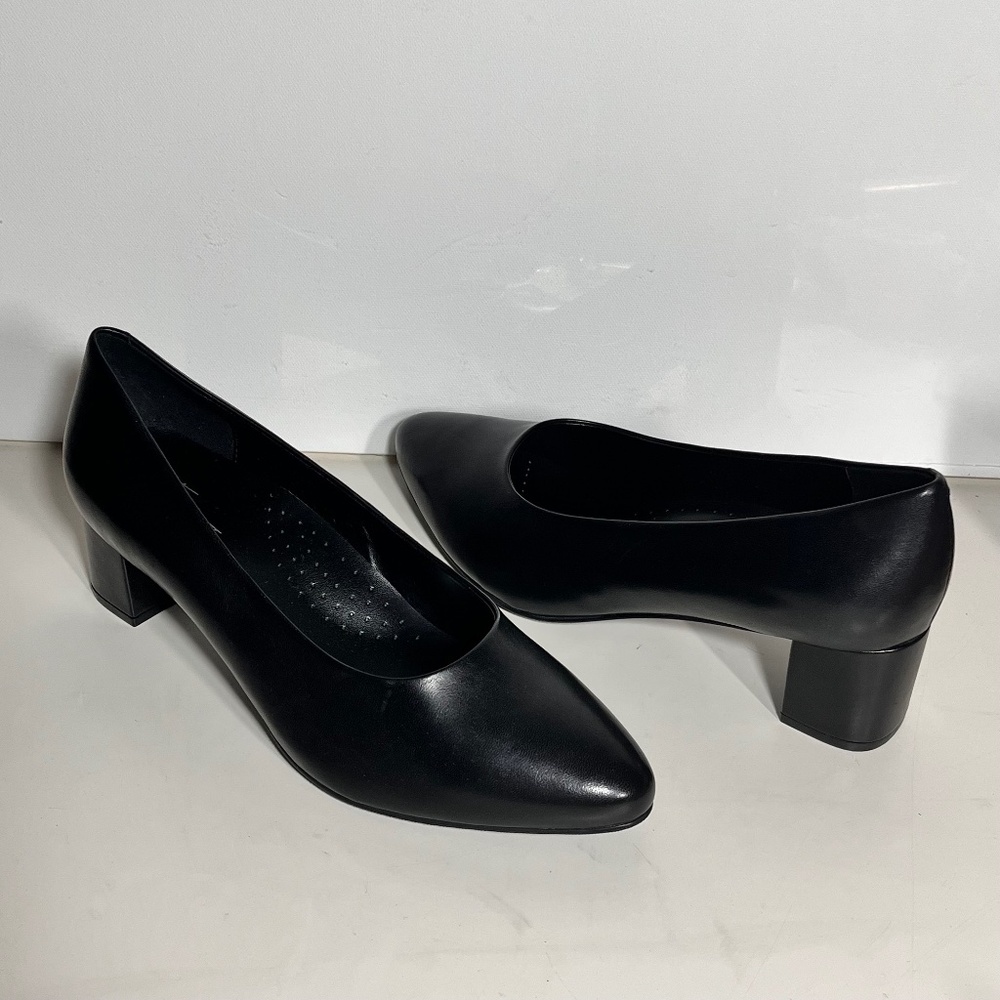 Trotters Kari Leather Pump